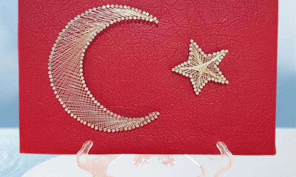 Deri kumaş üzerine Filografik Bayrak